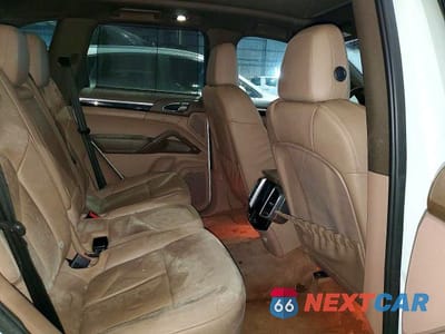 Zdjęcie 11 z 13 samochodu: 2012 PORSCHE CAYENNE S VIN:WP1AB2A26CLA48341 - miniatura