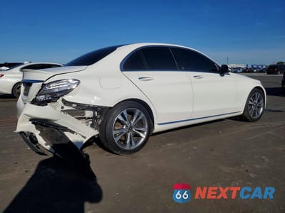 Trzecie zdjęcie samochodu z tyłu: 2018 MERCEDES-BENZ C 300 VIN:WDDWF4JB3JR327611 - miniatura