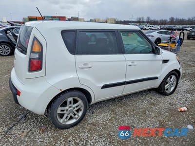 Trzecie zdjęcie samochodu z tyłu: 2011 KIA SOUL + VIN:KNDJT2A26B7711042 - miniatura
