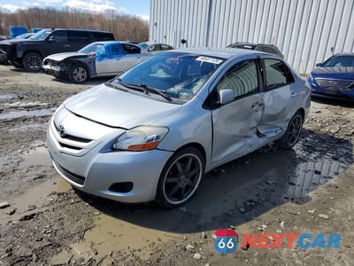 2007 TOYOTA YARIS BASE JTDBT923471042526 - główne zdjęcie licytacji z USA - miniatura