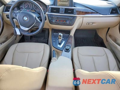 Zdjęcie 8 z 11 samochodu: 2014 BMW 328 XI VIN:WBA3B3C51EJ978618 - miniatura