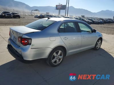 Trzecie zdjęcie samochodu z tyłu: 2008 VOLKSWAGEN JETTA SE VIN:3VWRM71K88M036366 - miniatura