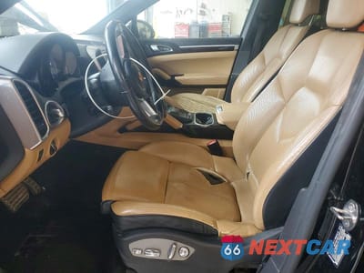 Zdjęcie 7 z 12 samochodu: 2015 PORSCHE CAYENNE SE HYBRID VIN:WP1AE2A21FLA51479 - miniatura