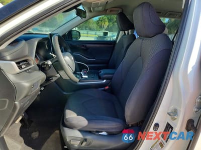 Zdjęcie 7 z 14 samochodu: 2021 TOYOTA HIGHLANDER L VIN:5TDCZRAHXMS517899 - miniatura