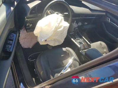 Zdjęcie 8 z 11 samochodu: 2019 MAZDA 3 PREMIUM VIN:3MZBPAEM9KM100651 - miniatura