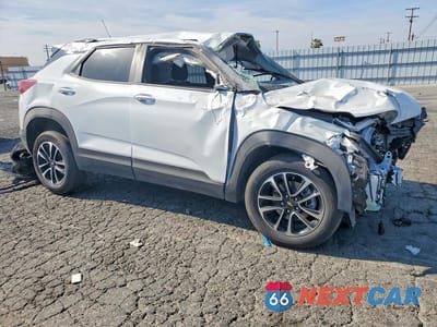Czwarte zdjęcie samochodu z boku: 2026 CHEVROLET TRAILBLAZER LT VIN:KL79MPSL1TB080555 - miniatura