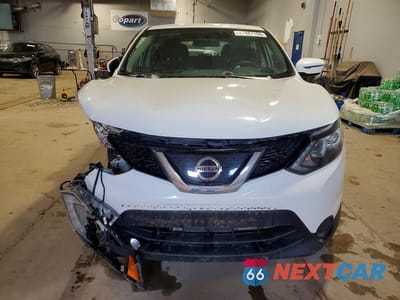 Piąte zdjęcie samochodu w środku: 2019 NISSAN QASHQAI VIN:JN1BJ1CR8KW311121 - miniatura