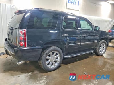 Trzecie zdjęcie samochodu z tyłu: 2014 GMC YUKON DENALI VIN:1GKS2EEFXER223747 - miniatura