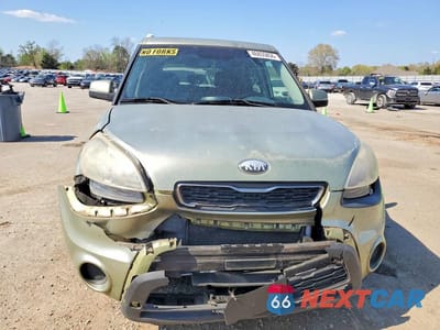 Piąte zdjęcie samochodu w środku: 2013 KIA SOUL + VIN:KNDJT2A65D7603968 - miniatura