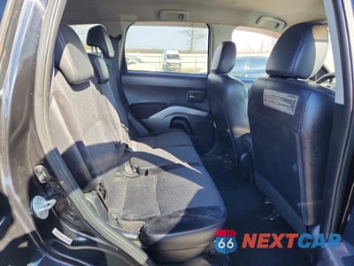 Zdjęcie 11 z 14 samochodu: 2010 MITSUBISHI OUTLANDER SE VIN:JA4AT3AW6AZ000818 - miniatura