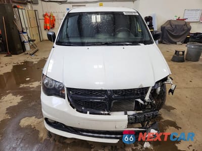 Piąte zdjęcie samochodu w środku: 2016 DODGE GRAND CARAVAN SE VIN:2C4RDGBG4GR394701 - miniatura