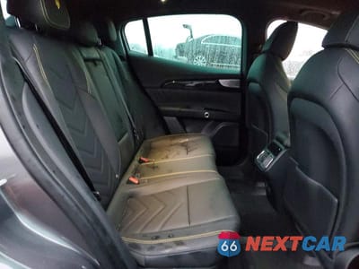 Zdjęcie 11 z 12 samochodu: 2023 MASERATI GRECALE MODENA VIN:ZN682AVM1P7432305 - miniatura