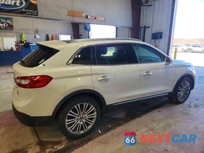 Trzecie zdjęcie samochodu z tyłu: 2016 LINCOLN MKX RESERVE VIN:2LMTJ8LR0GBL80372 - miniatura