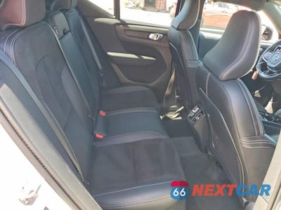 Zdjęcie 11 z 12 samochodu: 2022 VOLVO XC40 T5 R-DESIGN VIN:YV4162UM9N2642768 - miniatura