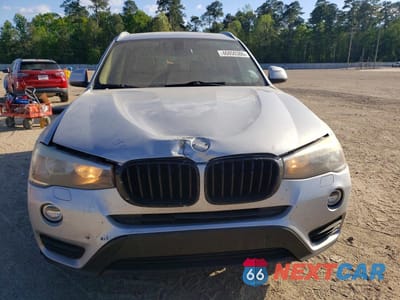 Piąte zdjęcie samochodu w środku: 2017 BMW X3 SDRIVE28I VIN:5UXWZ7C33H0V94138 - miniatura