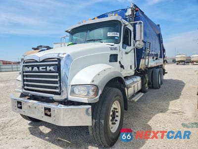 Drugie zdjęcie samochodu z przodu: 2012 MACK 700 GU700 VIN:1M2AX09C2CM011717 - miniatura