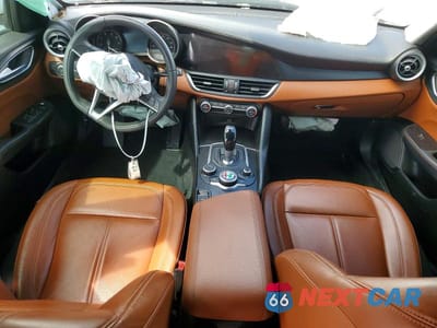 Zdjęcie 8 z 13 samochodu: 2017 ALFA ROMEO GIULIA VIN:ZARFAEBN3H7535619 - miniatura