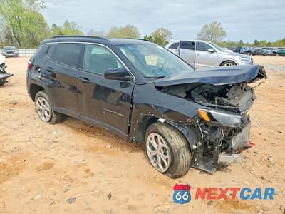 Czwarte zdjęcie samochodu z boku: 2024 JEEP COMPASS VIN:3C4NJDBN0RT110176 - miniatura