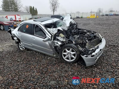 Czwarte zdjęcie samochodu z boku: 2004 MERCEDES-BENZ C 240 4MATIC VIN:WDBRF81J34F521338 - miniatura