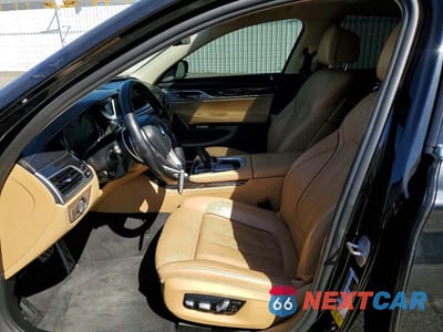 Zdjęcie 7 z 12 samochodu: 2018 BMW 740 I VIN:WBA7E2C53JG742000 - miniatura