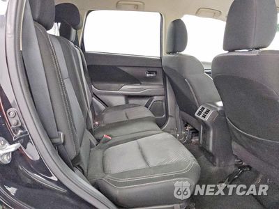 Zdjęcie 11 z 13 samochodu: 2019 MITSUBISHI OUTLANDER SE VIN:JA4AZ3A37KJ000511 - miniatura