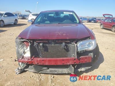 Piąte zdjęcie samochodu w środku: 2019 CHRYSLER 300 LIMITED VIN:2C3CCAKG0KH698584 - miniatura