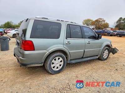 Trzecie zdjęcie samochodu z tyłu: 2005 LINCOLN NAVIGATOR VIN:5LMFU27585LJ19201 - miniatura