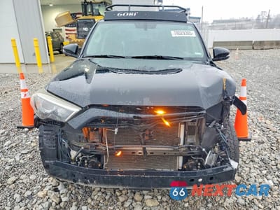 Piąte zdjęcie samochodu w środku: 2014 TOYOTA 4RUNNER SR5 VIN:JTEBU5JR1E5179405 - miniatura