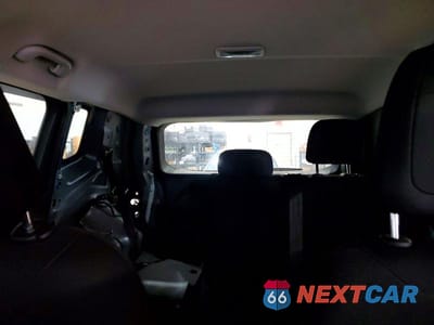 Zdjęcie 10 z 14 samochodu: 2023 JEEP RENEGADE LATITUDE VIN:ZACNJDB12PPP55524 - miniatura