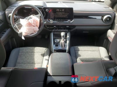 Zdjęcie 8 z 11 samochodu: 2024 CHEVROLET COLORADO Z71 4WD VIN:1GCPTDEKXR1157498 - miniatura