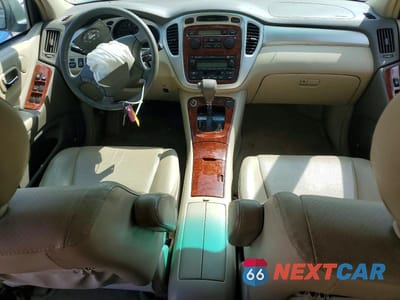 Zdjęcie 8 z 12 samochodu: 2005 TOYOTA HIGHLANDER LIMITED VIN:JTEDP21A850052334 - miniatura