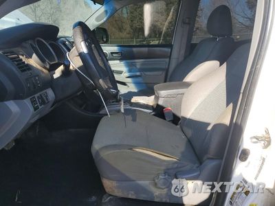 Zdjęcie 7 z 12 samochodu: 2015 TOYOTA TACOMA V6 VIN:3TMMU4FN1FM073349 - miniatura
