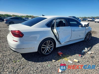Trzecie zdjęcie samochodu z tyłu: 2017 VOLKSWAGEN PASSAT R-LINE VIN:1VWDT7A34HC031575 - miniatura