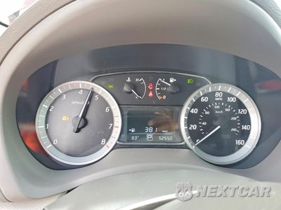 Zdjęcie 9 z 12 samochodu: 2014 NISSAN SENTRA SL VIN:3N1AB7AP2EY290129 - miniatura