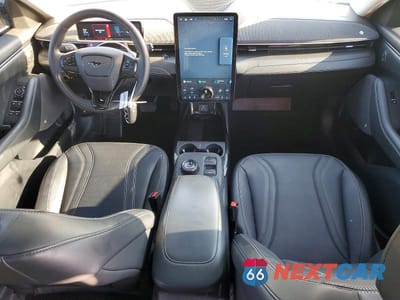 Zdjęcie 8 z 12 samochodu: 2021 FORD MUSTANG MACH-E PREMIUM VIN:3FMTK3SU3MMA26793 - miniatura