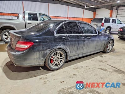 Trzecie zdjęcie samochodu z tyłu: 2010 MERCEDES-BENZ C 63 AMG VIN:WDDGF7HB5AF451487 - miniatura