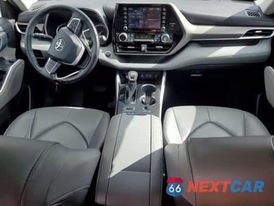 Zdjęcie 8 z 12 samochodu: 2022 TOYOTA HIGHLANDER XLE VIN:5TDGZRBH3NS578304 - miniatura