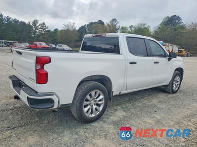 Trzecie zdjęcie samochodu z tyłu: 2022 CHEVROLET SILVERADO LTD C1500 CUSTOM VIN:1GCPWBEK3NZ145121 - miniatura