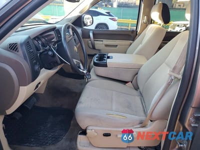 Zdjęcie 7 z 13 samochodu: 2012 CHEVROLET SILVERADO K1500 LT VIN:1GCPKSE70CF143641 - miniatura