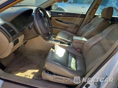 Zdjęcie 7 z 11 samochodu: 2006 HONDA ACCORD EX VIN:1HGCM56856A007820 - miniatura