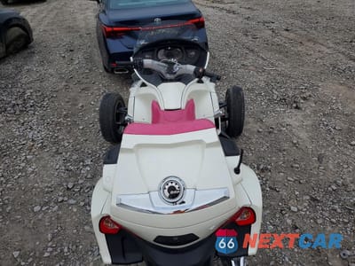 Zdjęcie 6 z 10 samochodu: 2012 CAN-AM SPYDER ROADSTER RT-LTD VIN:2BXJBDC18CV001456 - miniatura