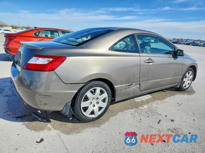 Trzecie zdjęcie samochodu z tyłu: 2007 HONDA CIVIC LX VIN:2HGFG12677H558061 - miniatura
