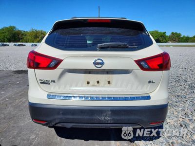 Zdjęcie 6 z 15 samochodu: 2017 NISSAN ROGUE SPORT SL VIN:JN1BJ1CP1HW018927 - miniatura