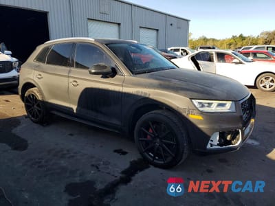 Czwarte zdjęcie samochodu z boku: 2018 AUDI Q5 PREMIUM PLUS VIN:WA1BNAFY3J2137754 - miniatura