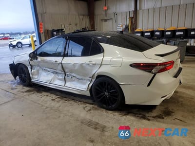 Drugie zdjęcie samochodu z przodu: 2022 TOYOTA CAMRY HYBRID XSE VIN:4T1K31AK6NU044442 - miniatura