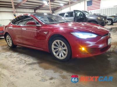 Czwarte zdjęcie samochodu z boku: 2016 TESLA MODEL S VIN:5YJSA1E18GF158918 - miniatura