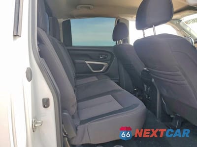 Zdjęcie 10 z 12 samochodu: 2020 NISSAN TITAN SV VIN:1N6AA1EF2LN512514 - miniatura