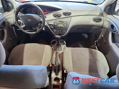 Zdjęcie 8 z 12 samochodu: 2000 FORD FOCUS SE VIN:1FAFP34P6YW205609 - miniatura