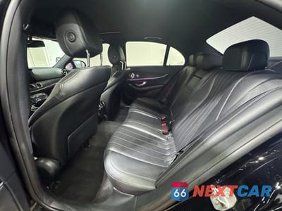 Zdjęcie 6 z 10 samochodu: 2017 MERCEDES-BENZ E 300 VIN:WDDZF4JB0HA182257 - miniatura