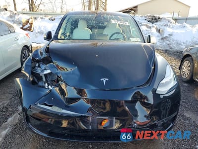 Piąte zdjęcie samochodu w środku: 2021 TESLA MODEL Y VIN:5YJYGDEE3MF198011 - miniatura